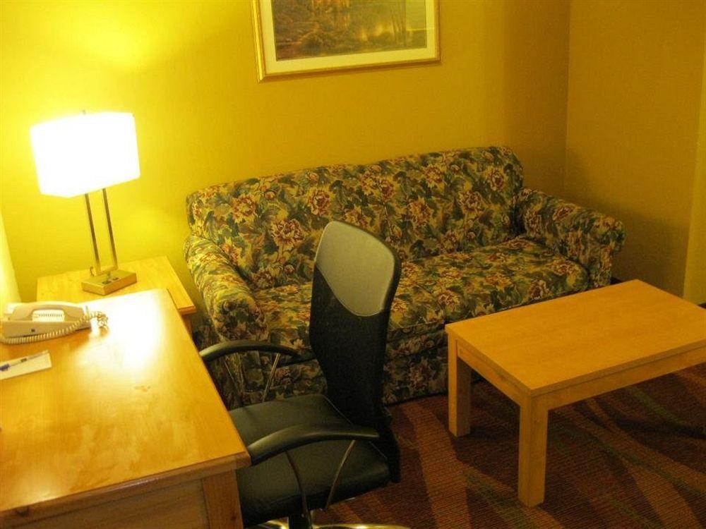 Best Western Fort Wayne Inn & Suites North Εξωτερικό φωτογραφία