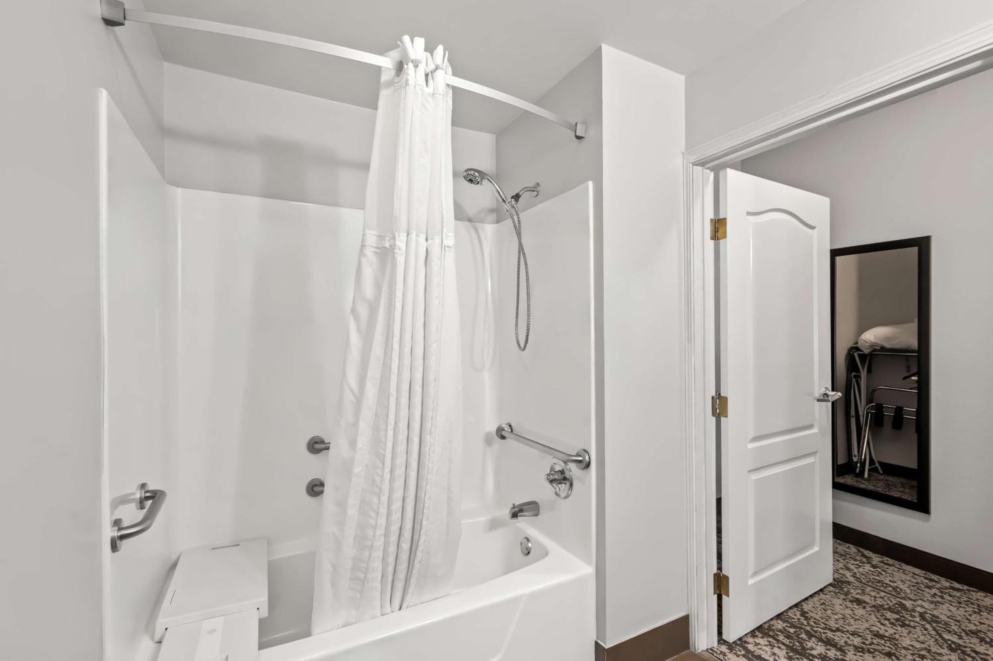 Best Western Fort Wayne Inn & Suites North Εξωτερικό φωτογραφία
